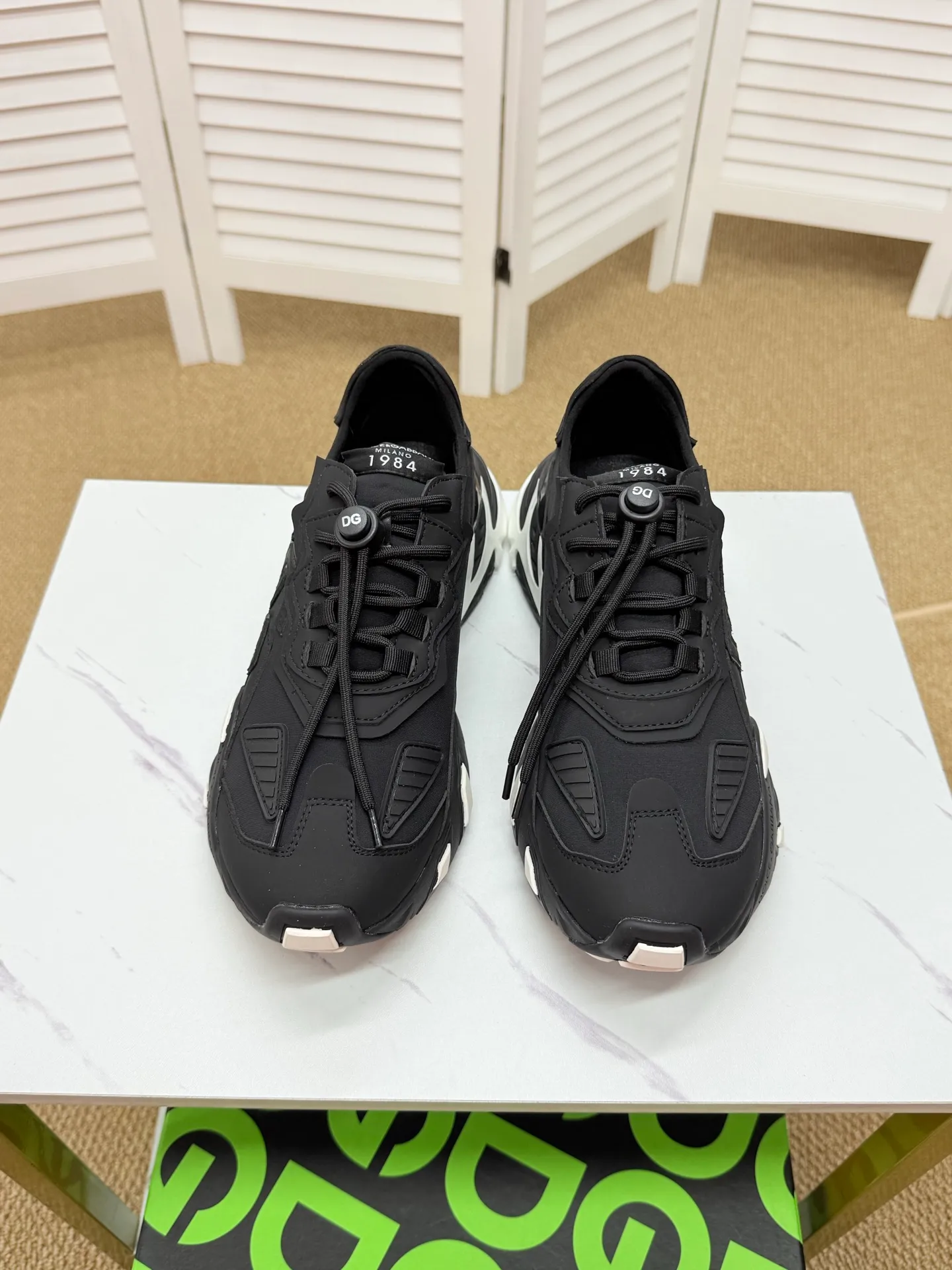 Men's clothing and shoes 260. The latest sports and casual shoes for couples (DG) are fashionable and versatile, and can add luster to various looks. Create an exquisite design with unique dynamic vitality and modern atmosphere, showing modern elegance. Size: 35-46 (custom-made sizes 45 and 46 are non-refundable) Se